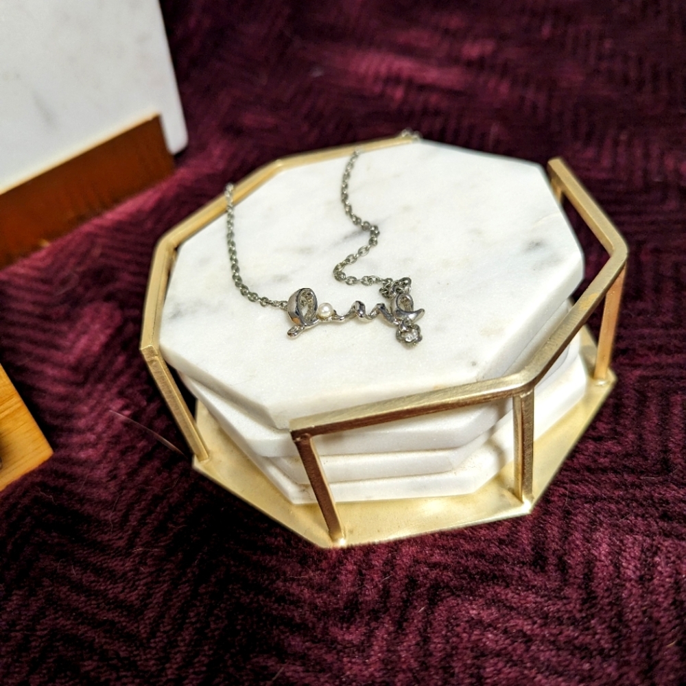 🌸GWP! Cursive "Love" necklace